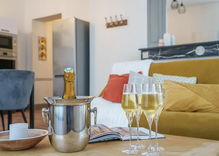 La Plume De Colbert - By Prestiplace * تور