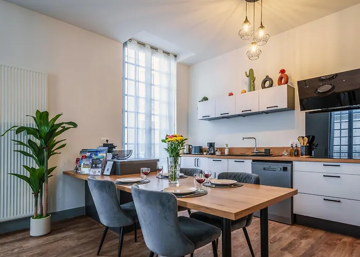 La Plume De Colbert - By Prestiplace *